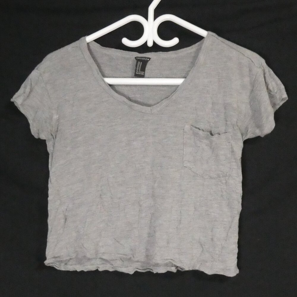 FOREVER 21 | medium | Grey V-Neck Short Sleeve Tee / T-Shirt | Preloved